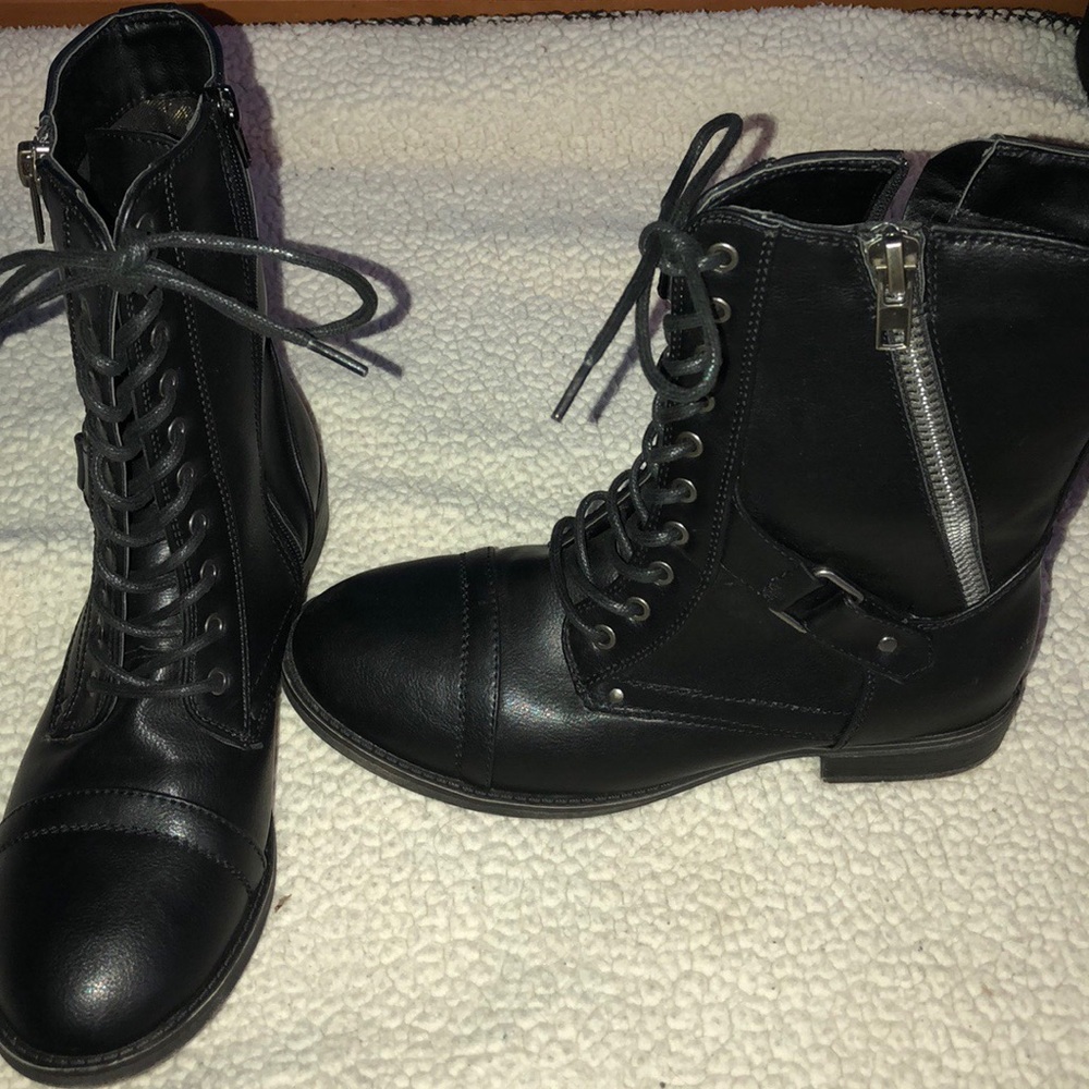 Women’s Black Combat Boots!